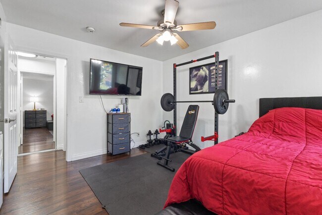 Building Photo - 5510 Adelaide Ave