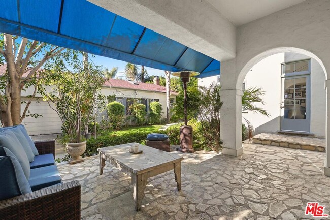 Building Photo - 537 N June St