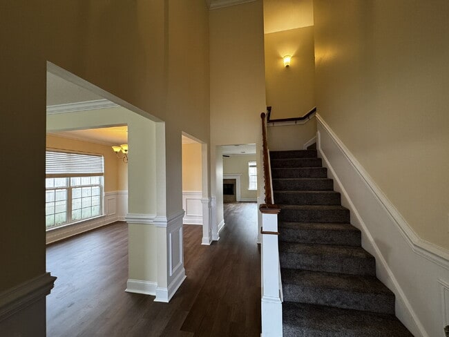 Building Photo - House for Rent