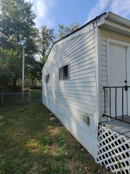 Building Photo - 262 Buddie Ave