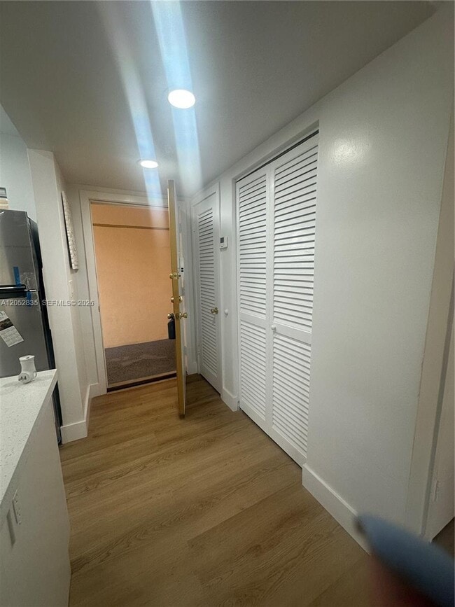 Building Photo - 9175 SW 77th Ave
