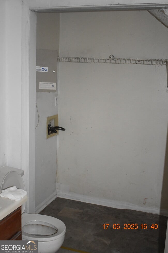 Building Photo - 4403 Azalea Dr