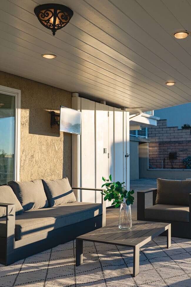 Building Photo - 11141 Limetree Dr