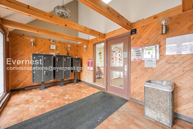 Building Photo - 1 Bed, 1 Bath Condo with Off-Street Parking / Available Soon!