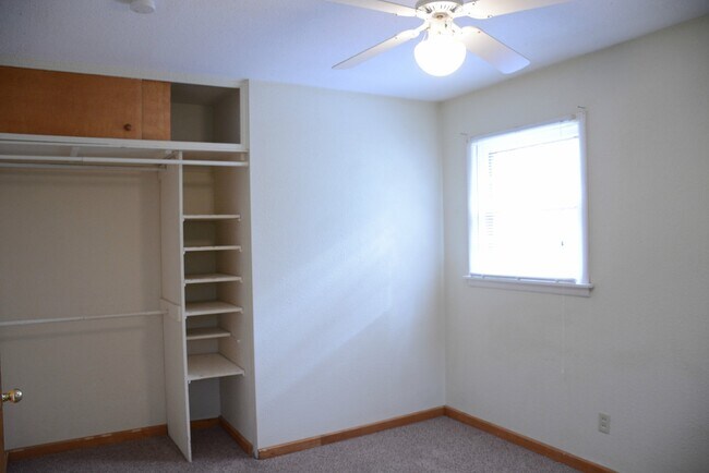 Building Photo - 2035 Tecumseh Rd