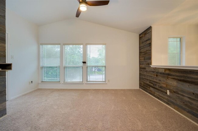 Building Photo - 1112 Sundrop Pl