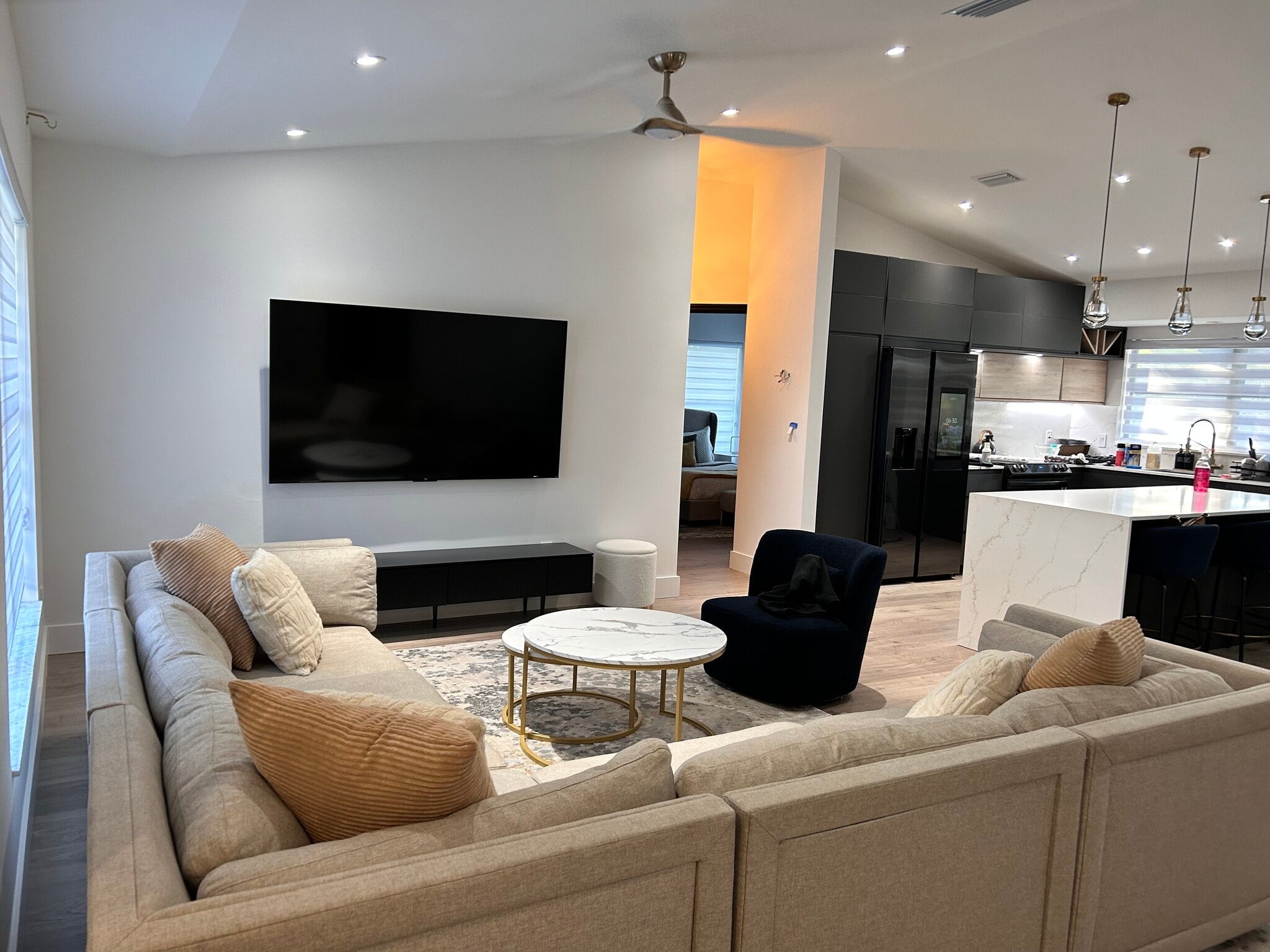 Building Photo - 6205 SE Circle St