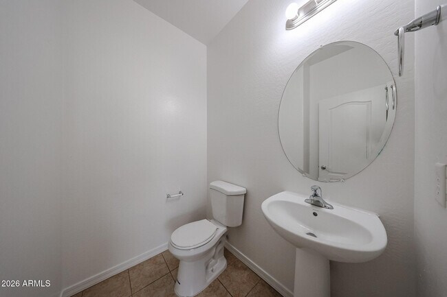 Building Photo - 41298 W Park Hill Dr