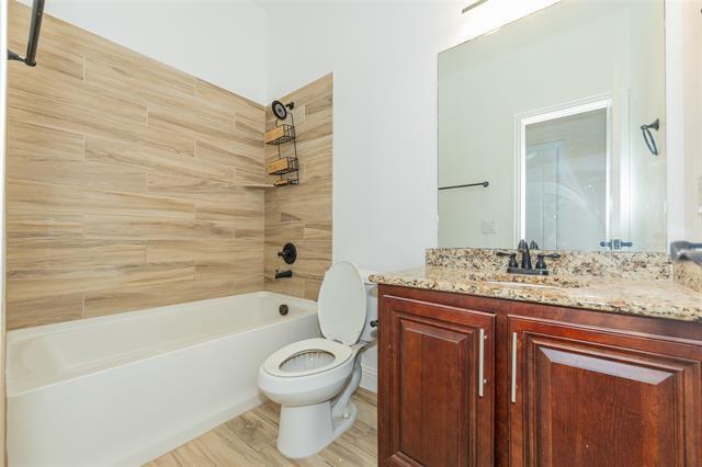 Building Photo - 2105 Burke Dr