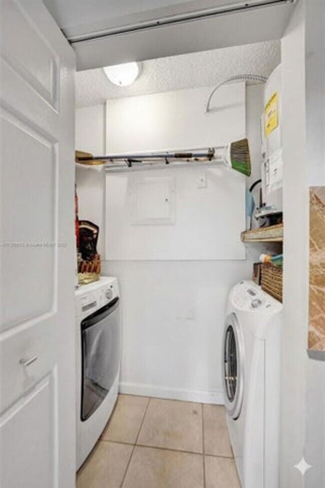 Building Photo - 22322 Pineapple Walk Dr