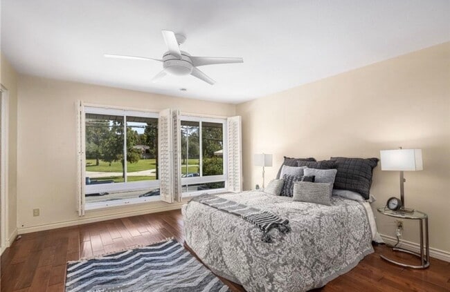 Building Photo - 3-4 bedroom house across from park, available now!