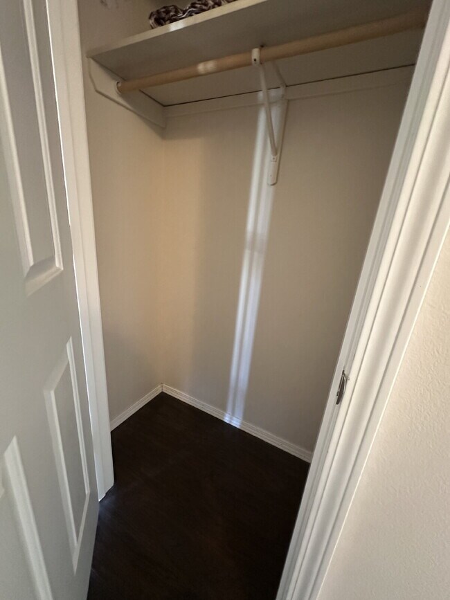 Building Photo - 1328 Goldenrod Pl