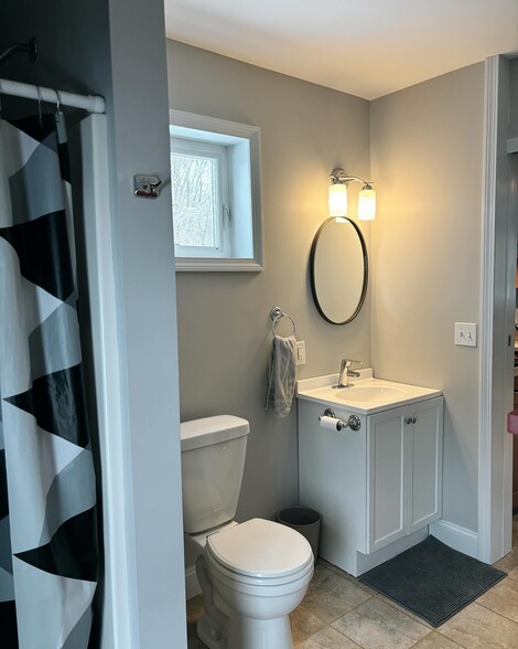 Building Photo - 544 Tolend Rd