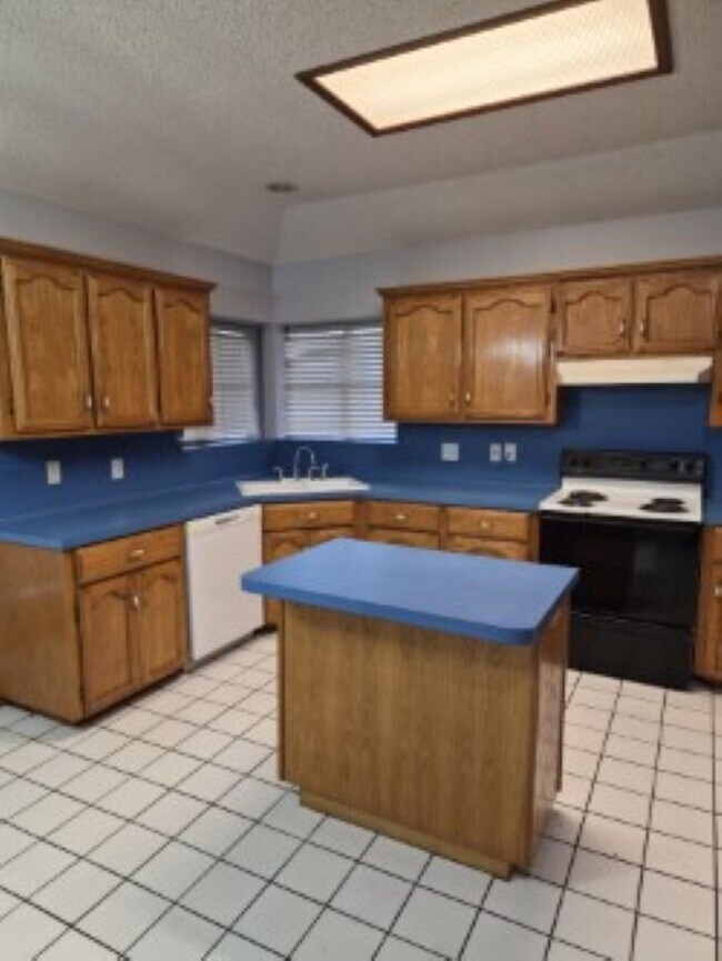 Building Photo - 7416 N 20th St