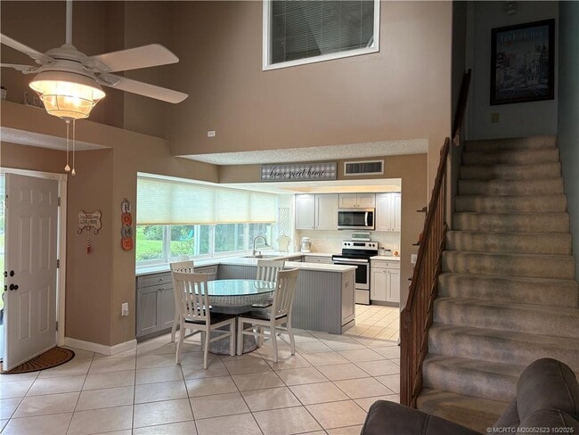 Building Photo - 3566 SW Sunset Trace Cir