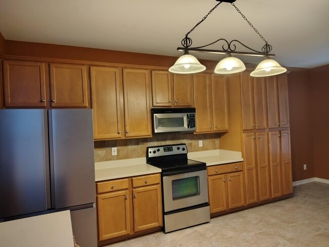 Building Photo - 103 Plamondon Dr
