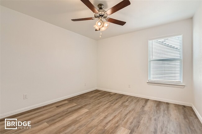 Building Photo - 5501 Wynwood Dr