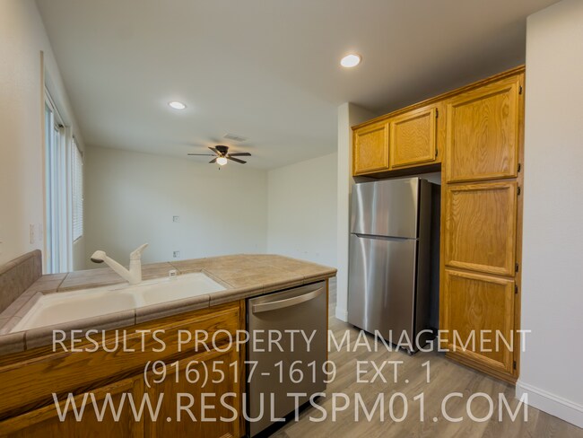 Building Photo - Gorgeous 3 Bedroom Home! A Must See!