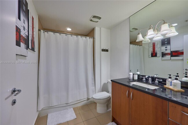 Building Photo - 300 S Biscayne Blvd