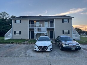 Building Photo - 126 Claybill Dr