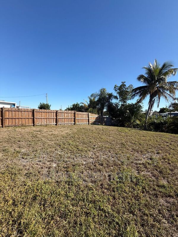 Building Photo - 220 Mentel Terrace