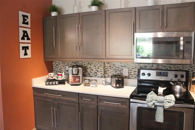 Building Photo - 332 Gleneagles Dr