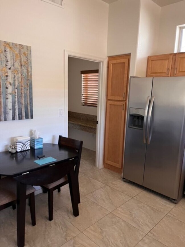 Building Photo - Sun City - Short Term Rental - Fully Furnished