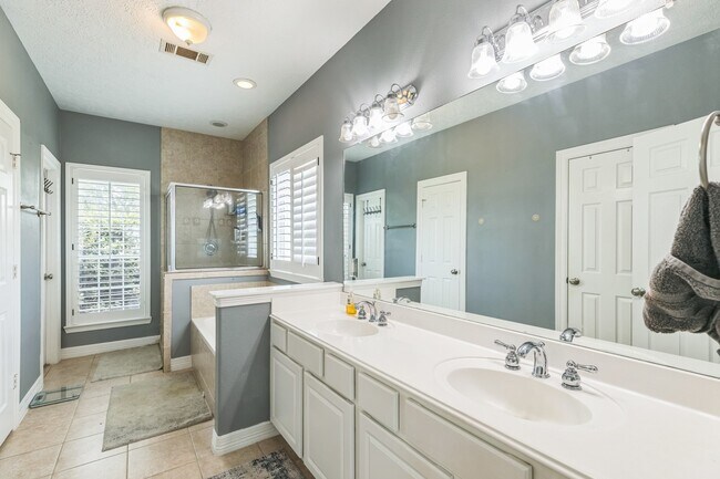 Building Photo - 4219 Landon Ln