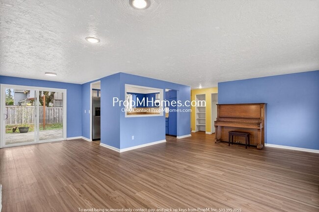 Building Photo - Three Bedroom Escape in Oregon City!