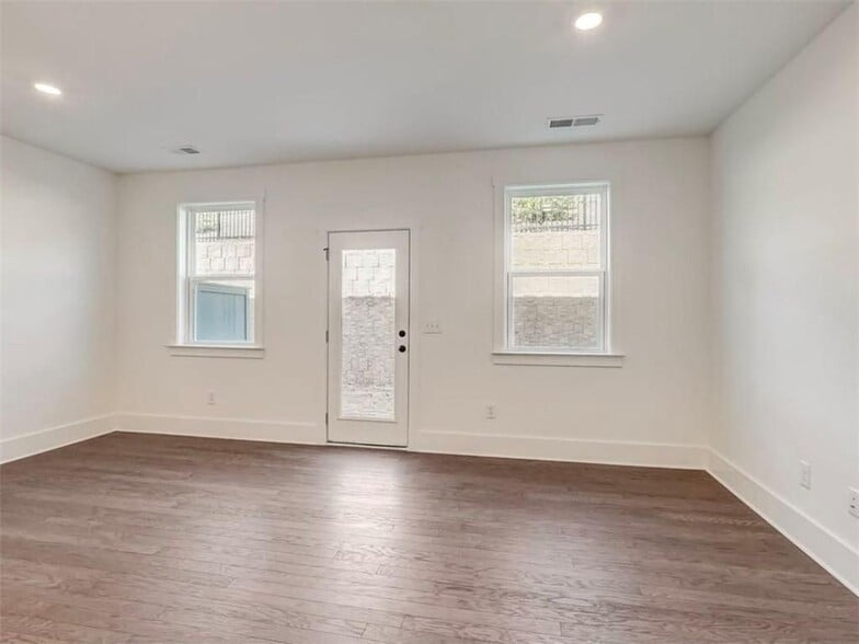 Building Photo - 1632 Gunnin Trce NW