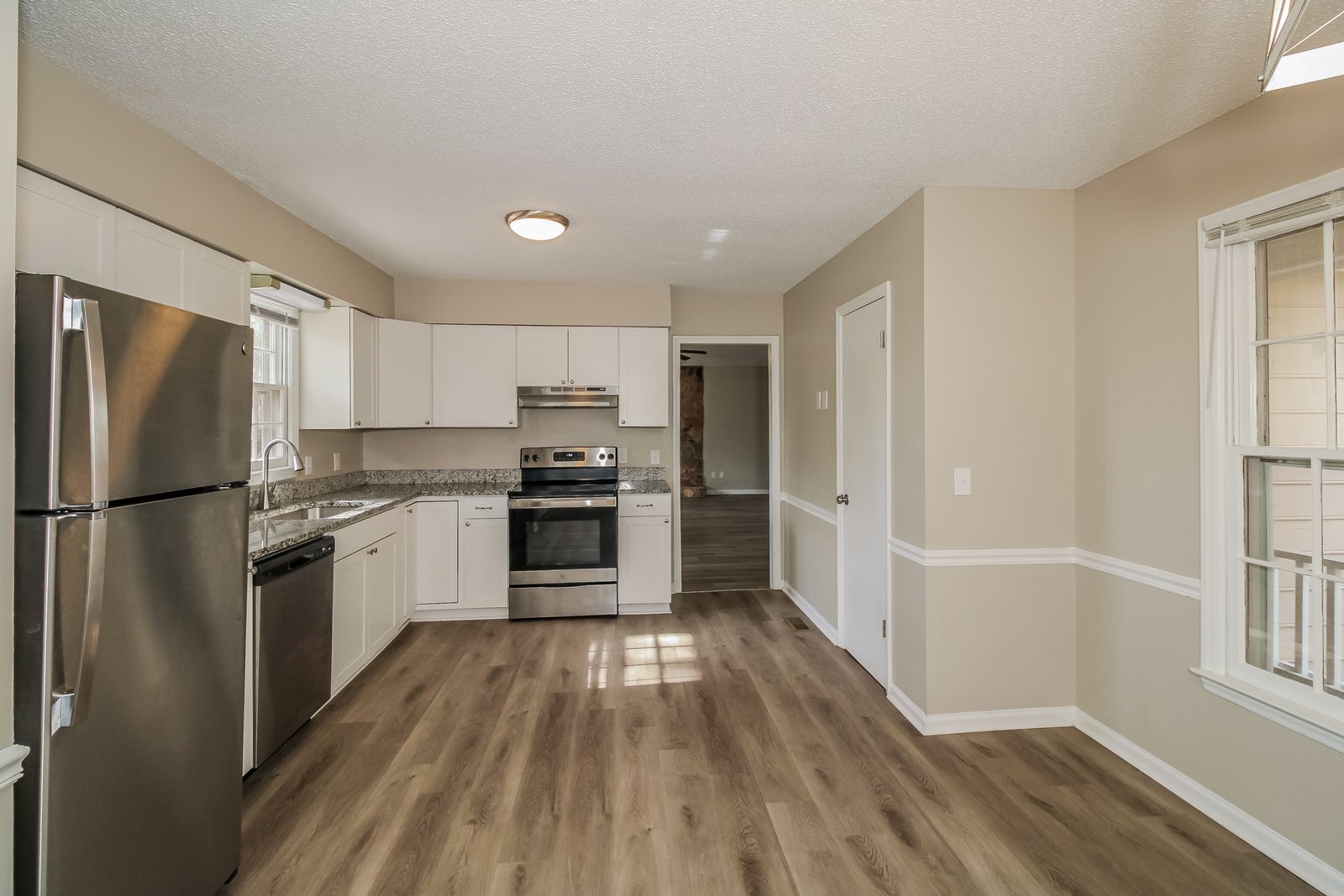 Building Photo - 216 Pond Ridge Rd E