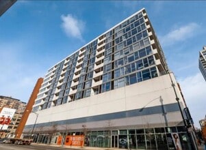 Building Photo - 630 N Franklin St