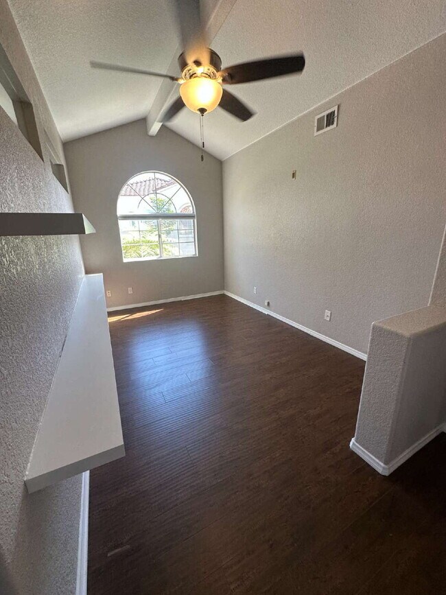 Building Photo - $4,000 - 4 Bed / 3.5 Bedroom Townhouse in Ambiance Neighborhood of San Marcos