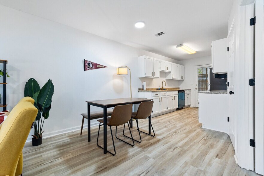 Building Photo - 1338 Nylic St