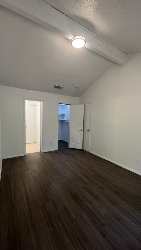 Building Photo - 9515 Aberdeen Way