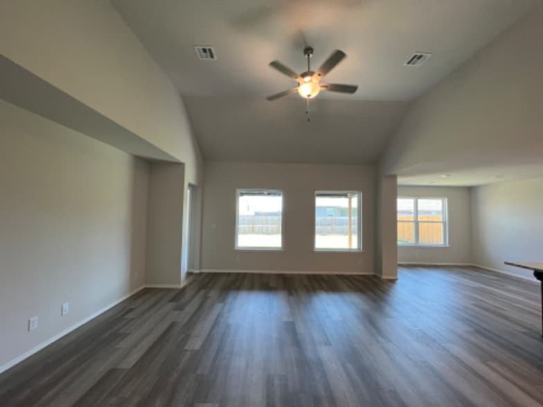 Building Photo - 13923 S Quincy St