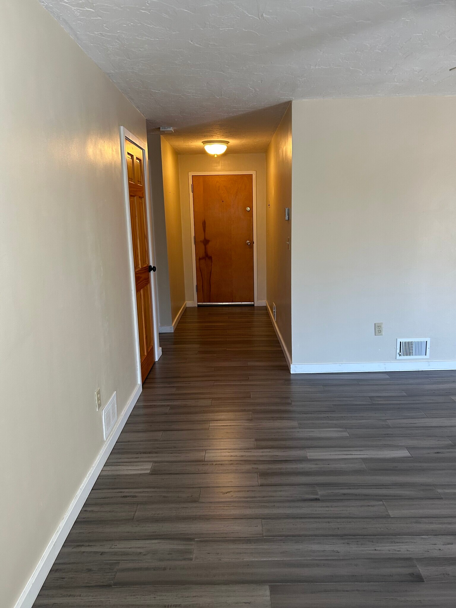 Building Photo - 189 Littleton Rd