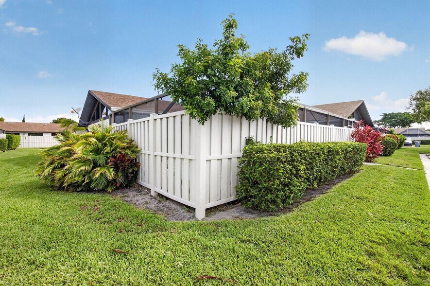 Building Photo - 9939 Boca Gardens Trail