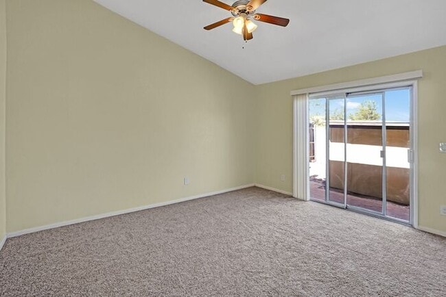 Building Photo - Vaulted Elegance in Old Spanish Trail