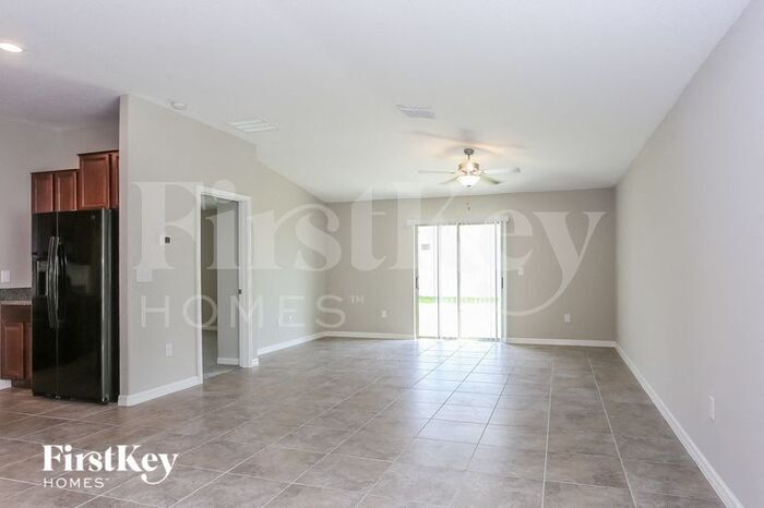 Building Photo - 5028 White Chicory Dr