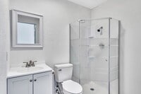 Building Photo - 1 Bedroom Studio in Hollister, MO