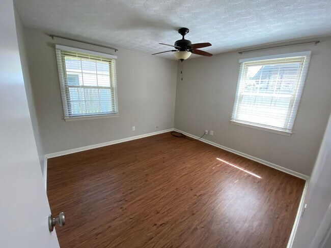 Building Photo - Kensington Park Single Family Home