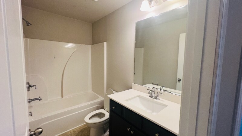 Building Photo - 256 Highland Pointe Cir E