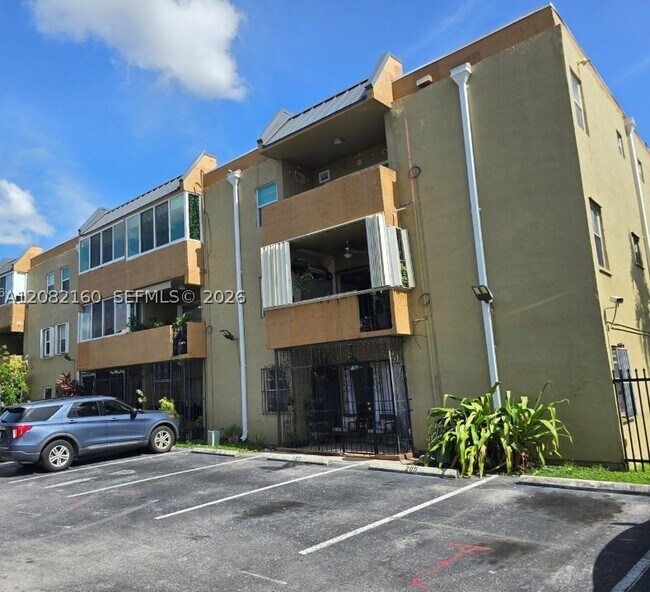 Building Photo - 6070 W 18th Ave