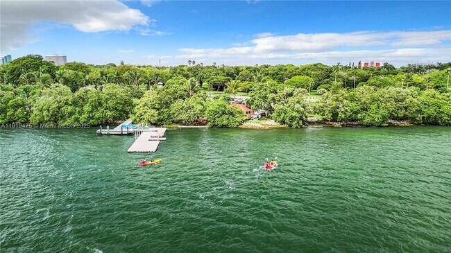 Building Photo - 651 NE 60th St