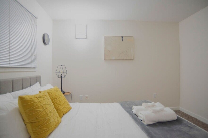 Building Photo - 50 N Illinois St