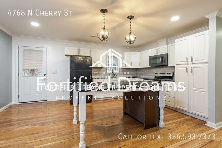 Building Photo - 4768 N Cherry St