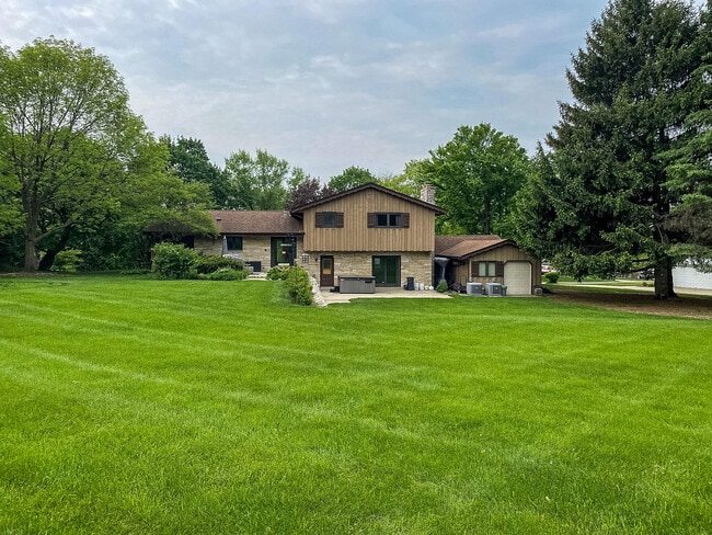 Building Photo - 6211 Fisher Ln