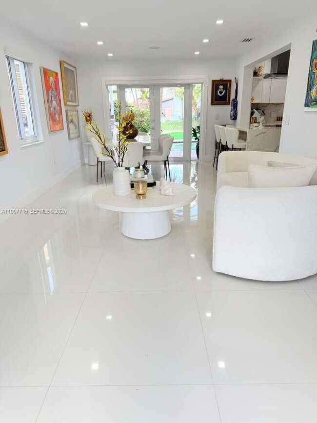 Building Photo - 9437 SW 145th Pl