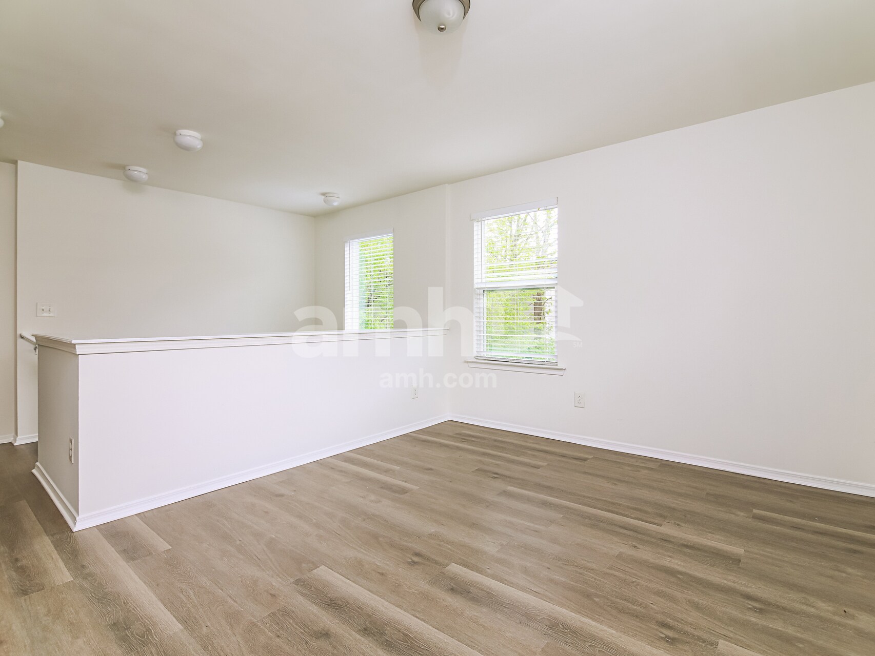 Building Photo - 5900 Spring Glen Ln